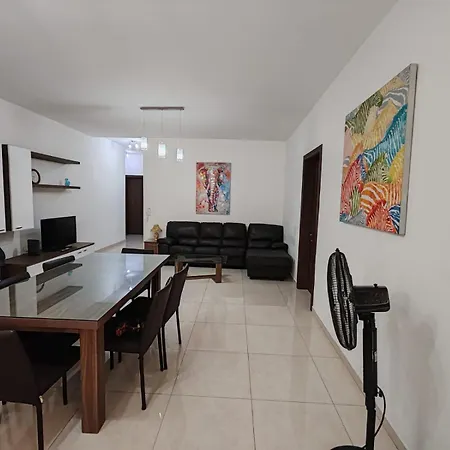 Apartment Spacious 3-bedroom In Msida